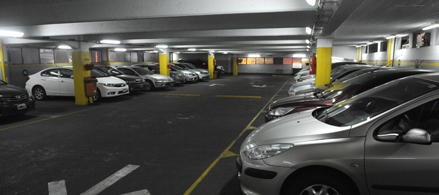 Foto Ilustrativa de playa de estacionamiento.